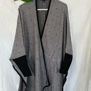 Alfani Black and White Geometric Women's Poncho
